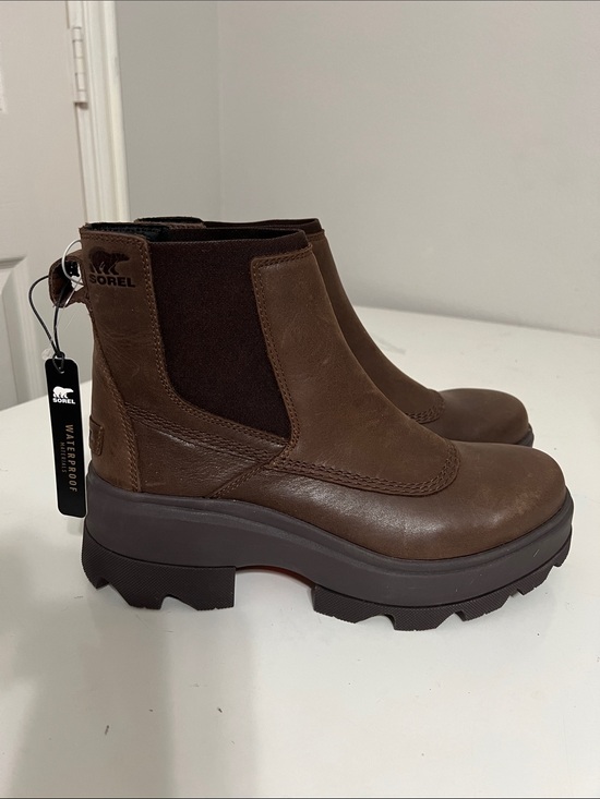 Sorel Shoes - Sorel Joan  Brown Leather Chelsea Lug Boots Size 9